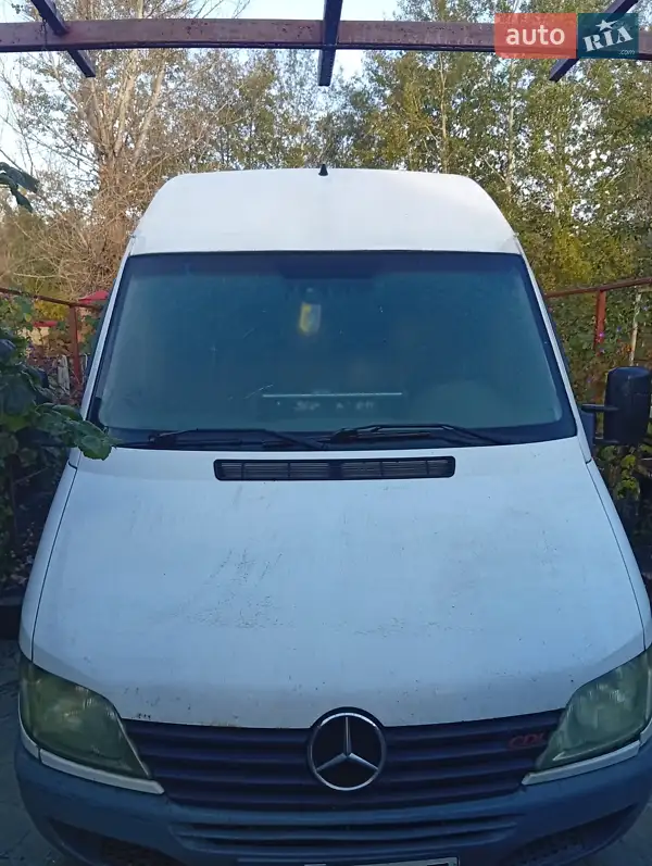 2001 mercedes-benz sprinter 211 cdi