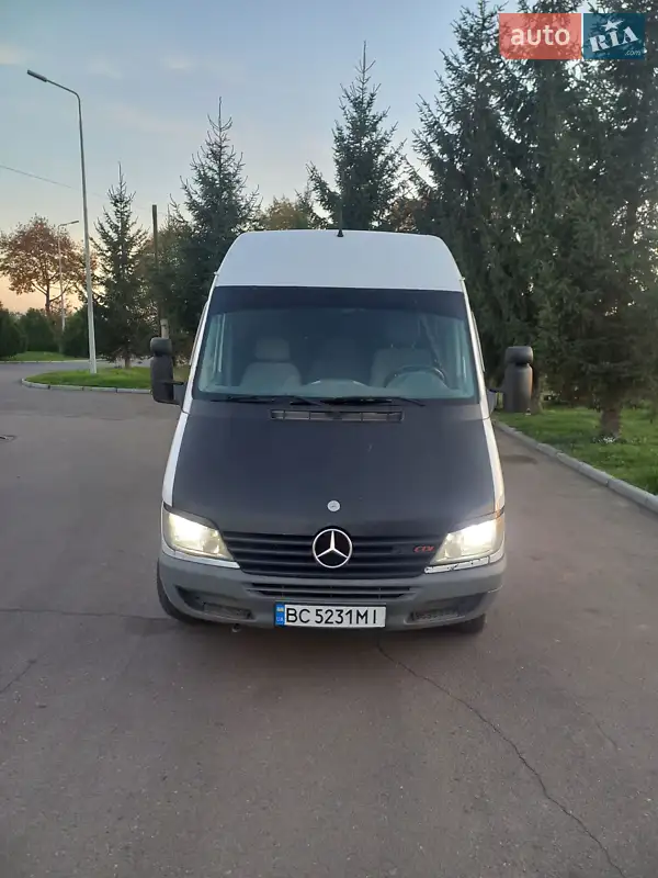 2000 mercedes-benz 313-cdi