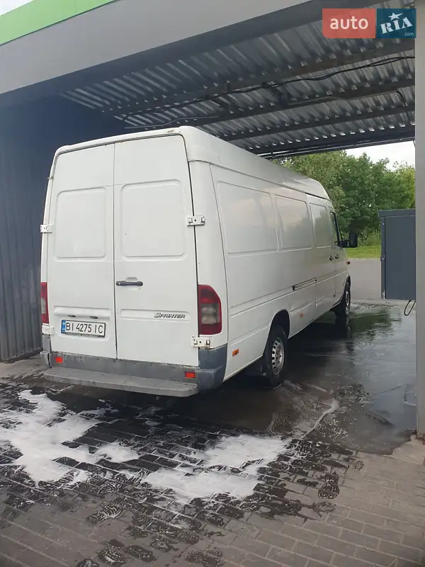 2004 mercedes-benz 311cdi
