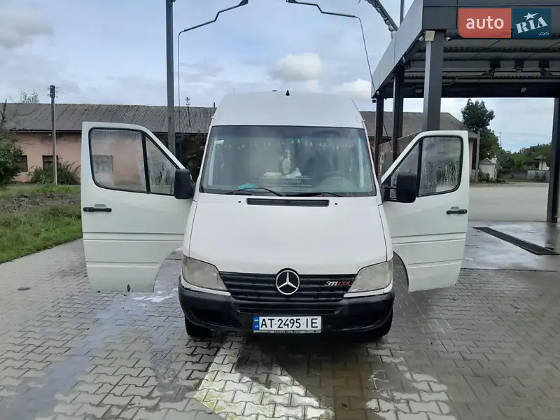 2000 mercedes-benz 311 d