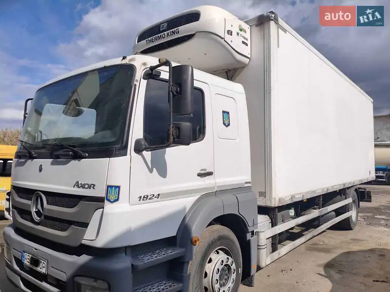 2013 mercedes-benz 1824