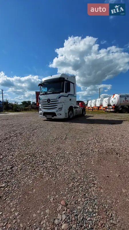 2015 mercedes-benz actros 1842
