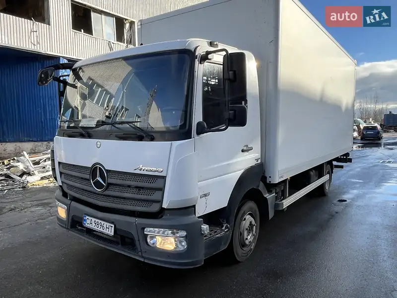 2017 mercedes-benz atego-818