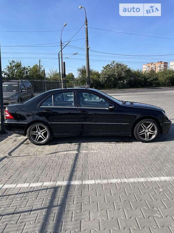 2005 mercedes-benz c 230