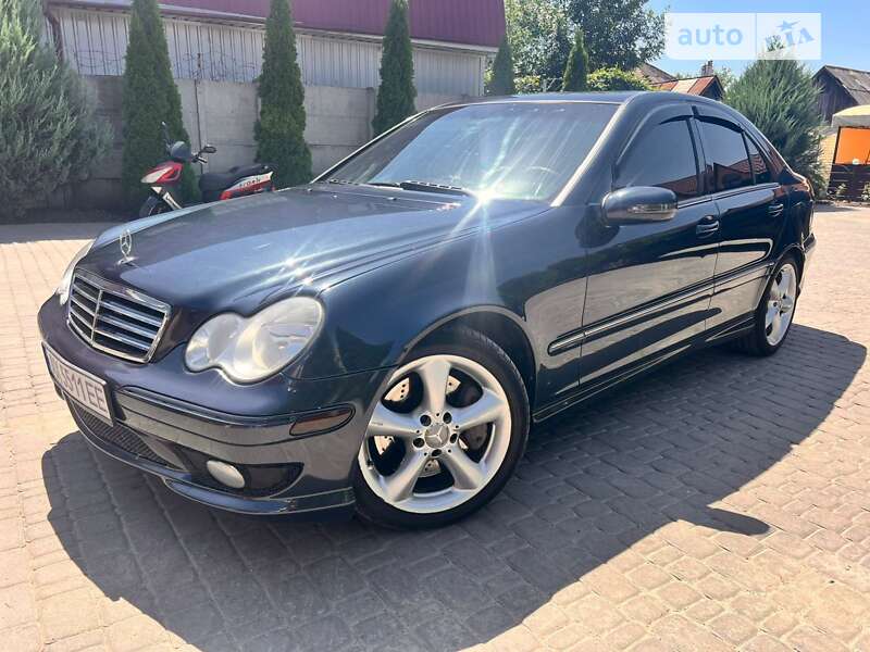 2005 MERCEDES-BENZ C-Class