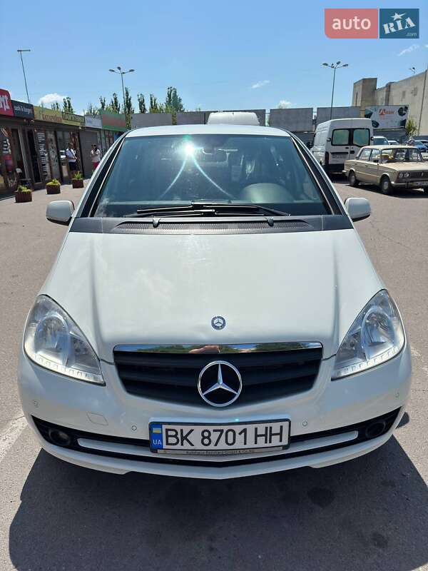 2011 mercedes-benz a-class