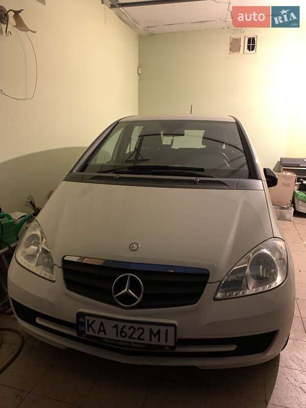 2010 mercedes-benz a 180