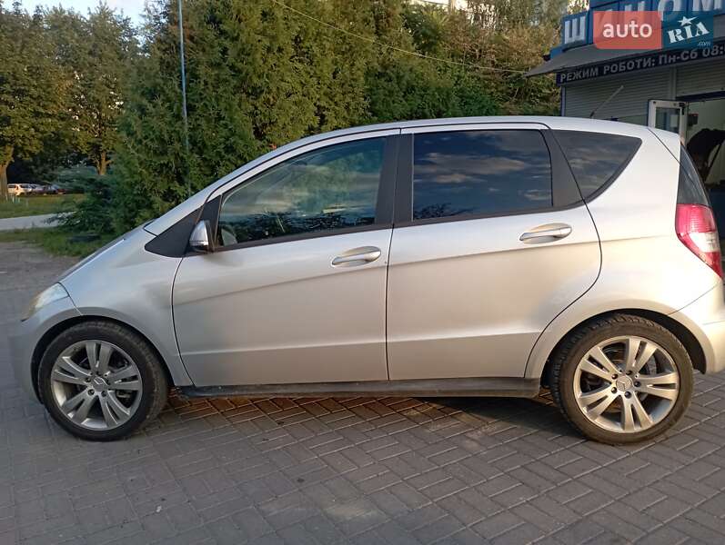2010 mercedes-benz a 180