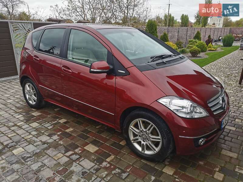 2011 mercedes-benz a 180