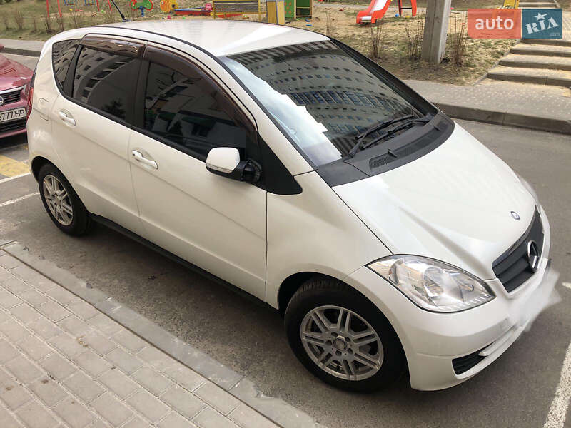 2011 mercedes-benz a 180