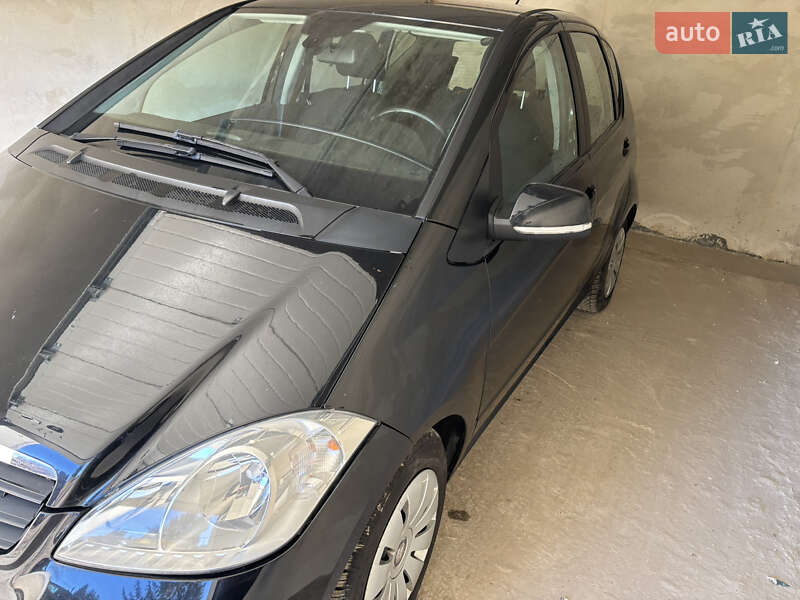 2011 mercedes-benz a 180