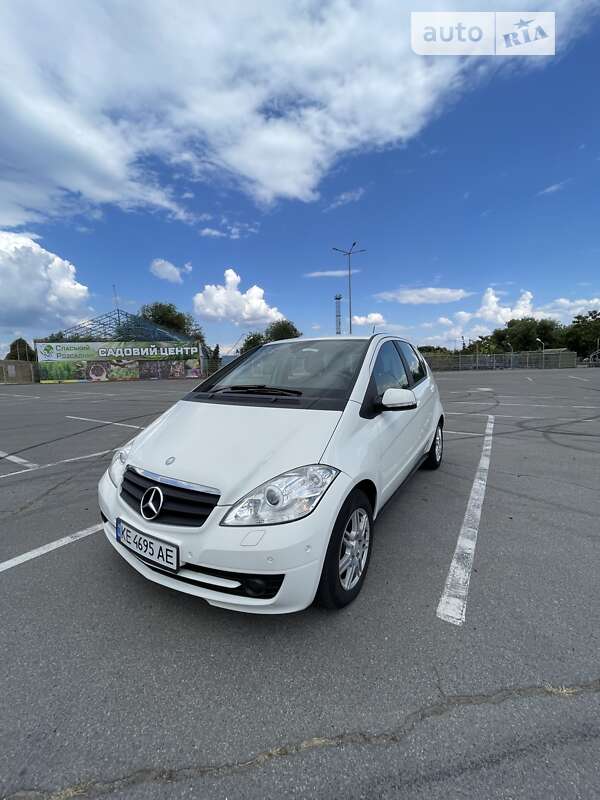 2011 mercedes-benz a 180