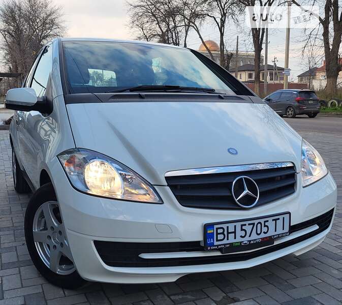 2011 mercedes-benz a-class