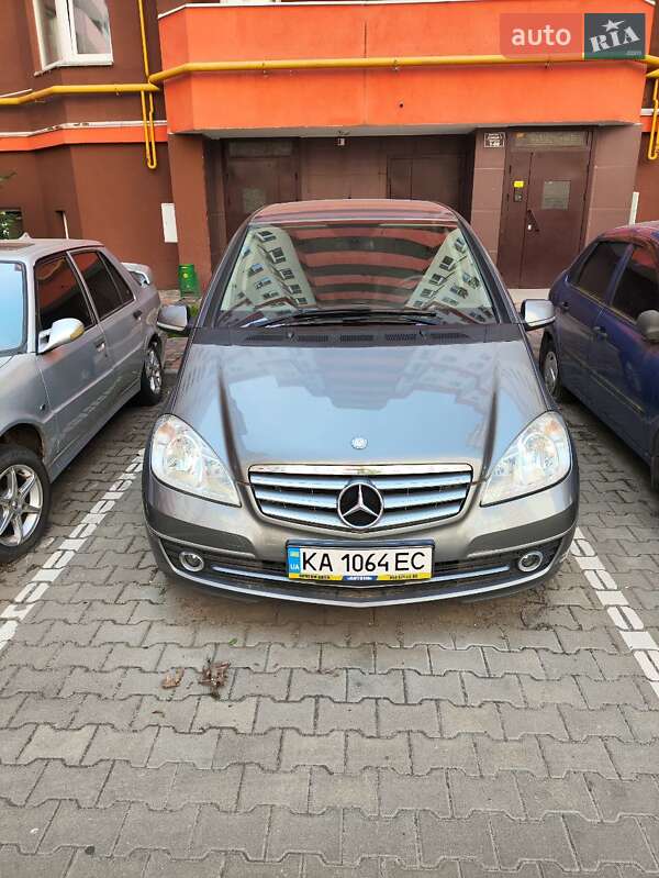 2011 mercedes-benz a 180
