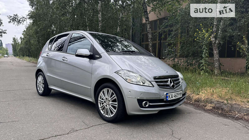 2011 mercedes-benz a 180