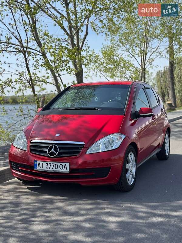2011 mercedes-benz a 180