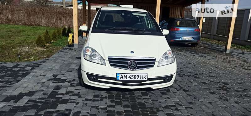 2011 mercedes-benz a 180