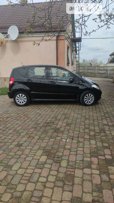 2012 mercedes-benz a 180