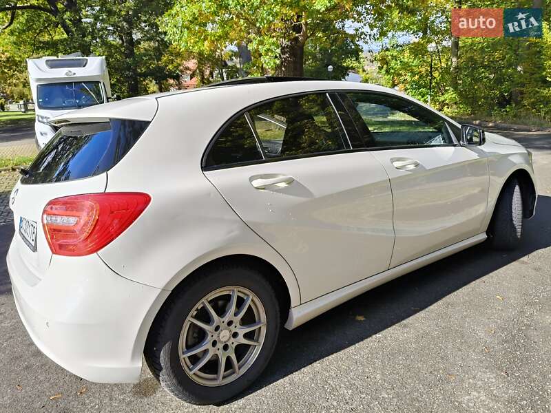 2015 mercedes-benz a 180