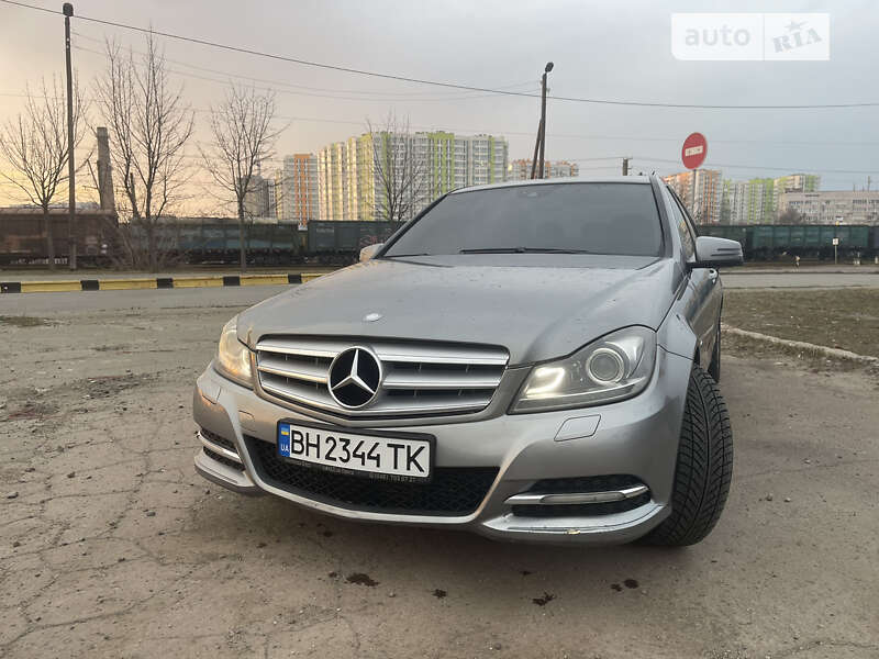 2011 mercedes-benz c 200