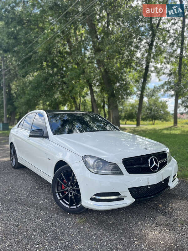 2011 mercedes-benz c 200