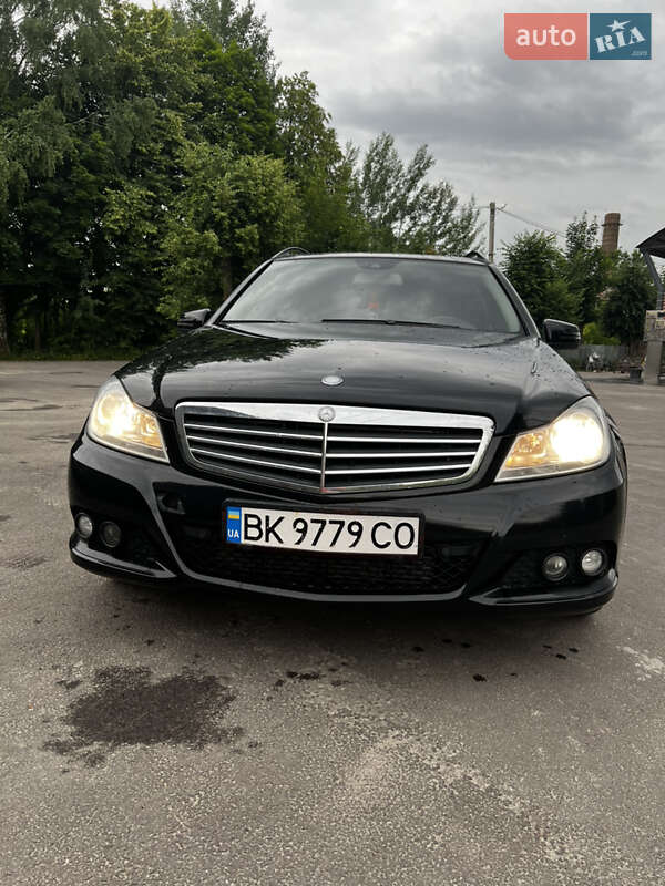 2011 mercedes-benz c 220 d