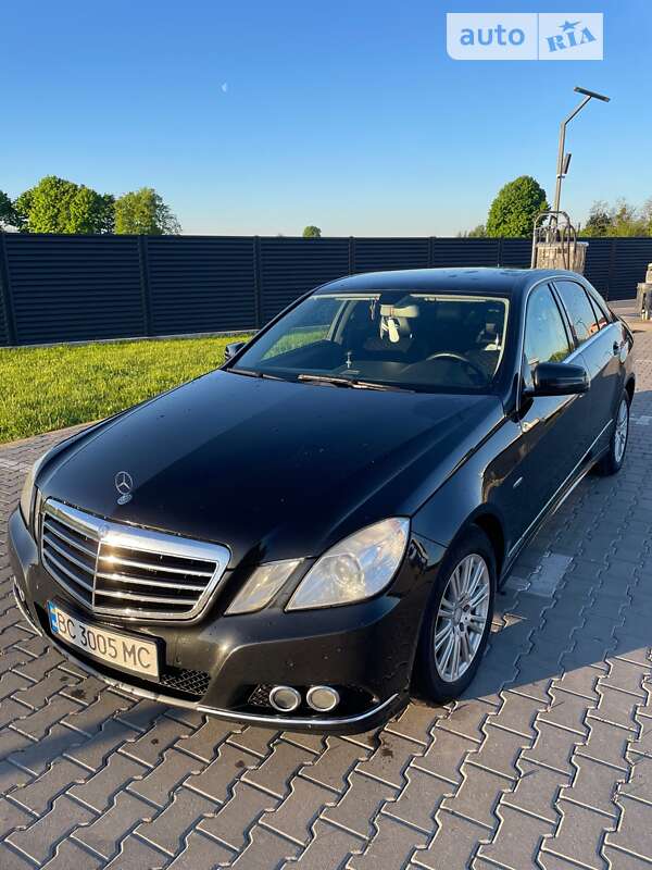 2011 mercedes-benz e 220