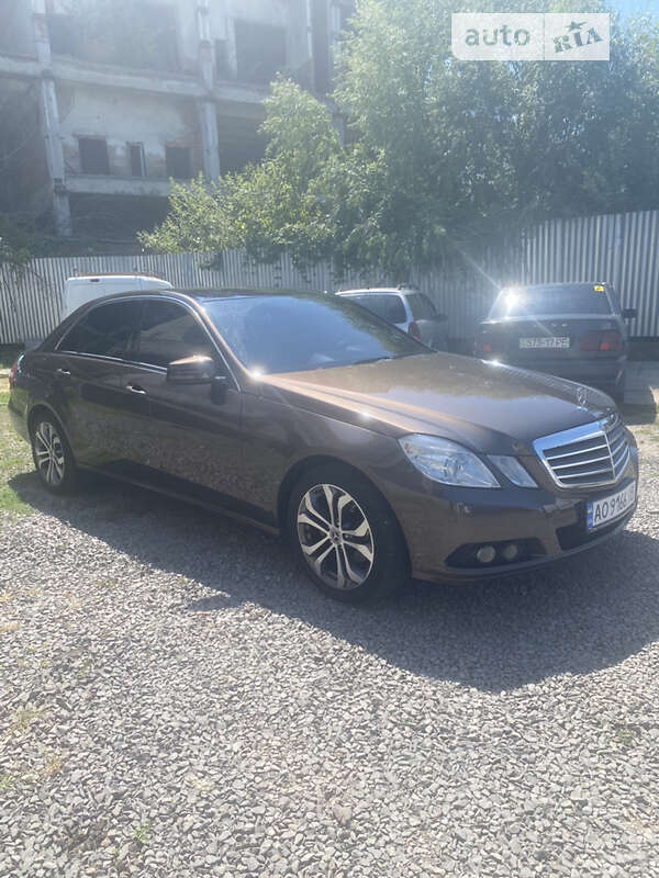 2011 mercedes-benz e-200