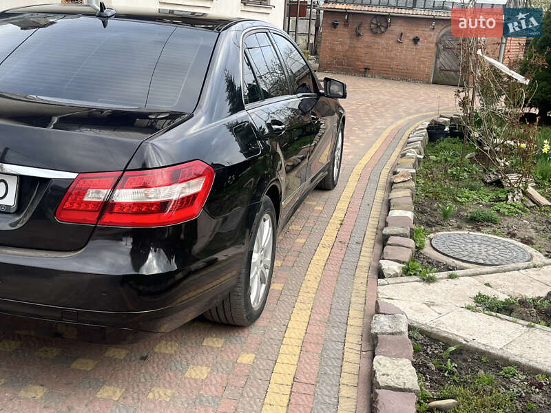 2011 mercedes-benz e 200