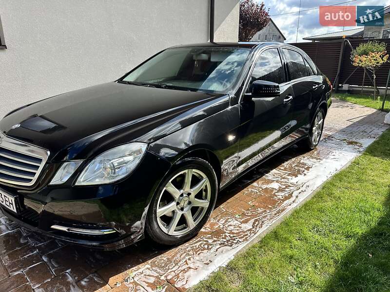 2011 mercedes-benz e 200