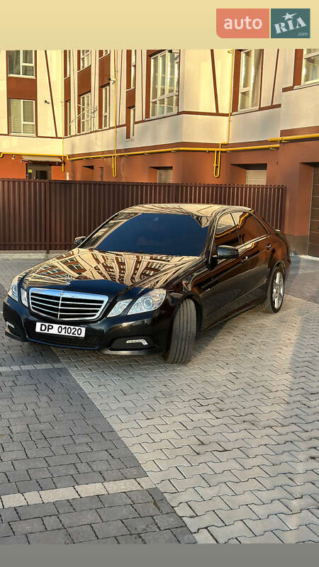 2010 mercedes-benz e 300