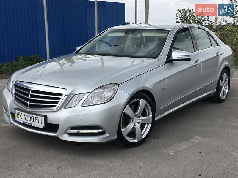 2010 mercedes-benz e 300