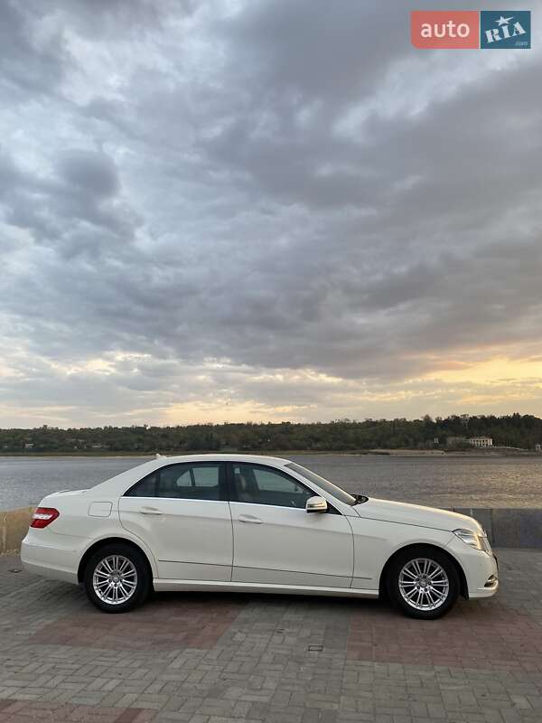 2010 mercedes-benz e 200