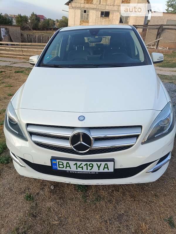 2015 mercedes-benz b 250e