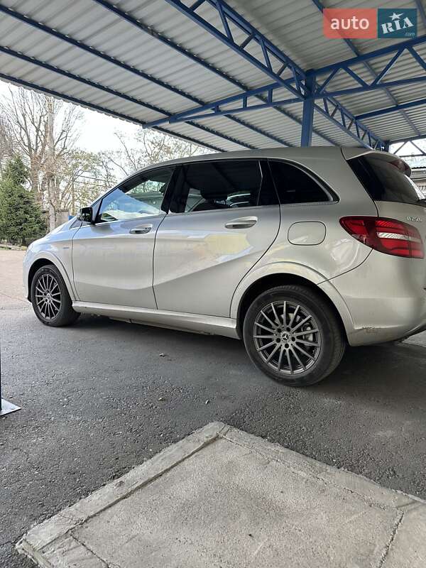 2017 mercedes-benz b 250e