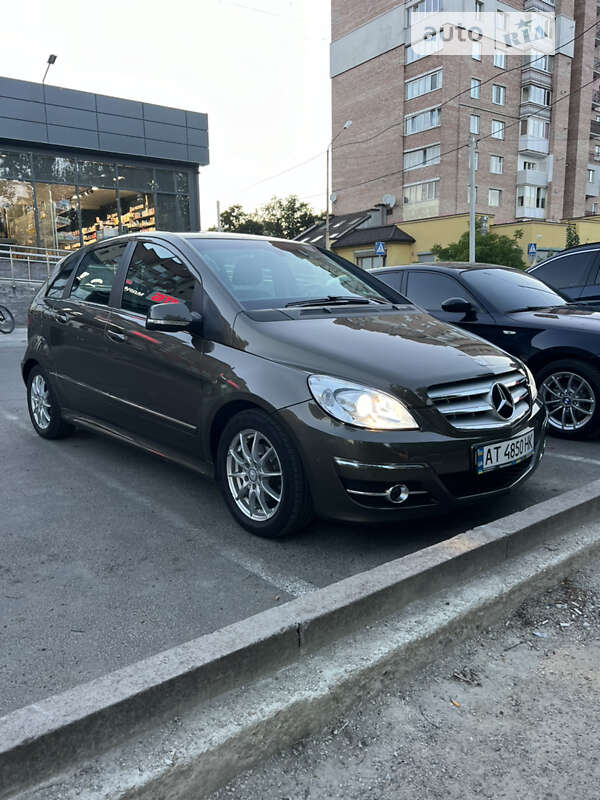 2011 mercedes-benz b 180