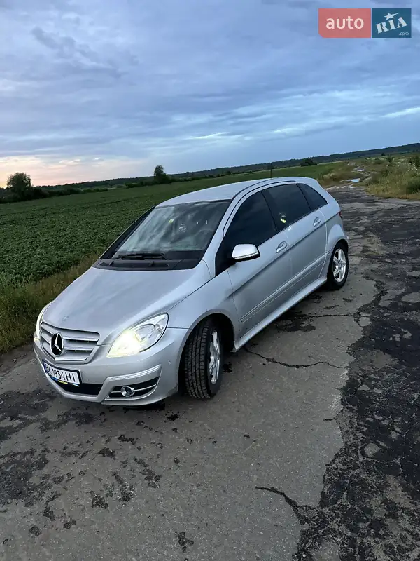 2011 mercedes-benz b 180