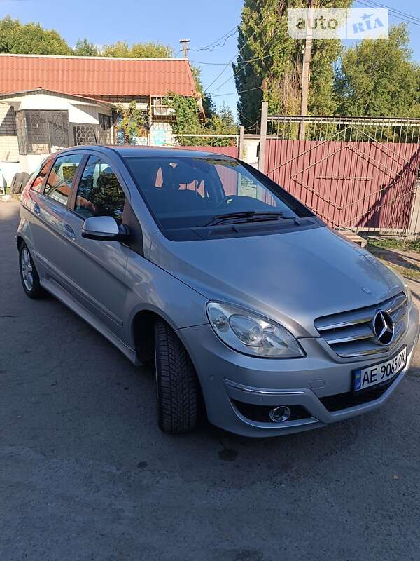 2009 mercedes-benz b-180