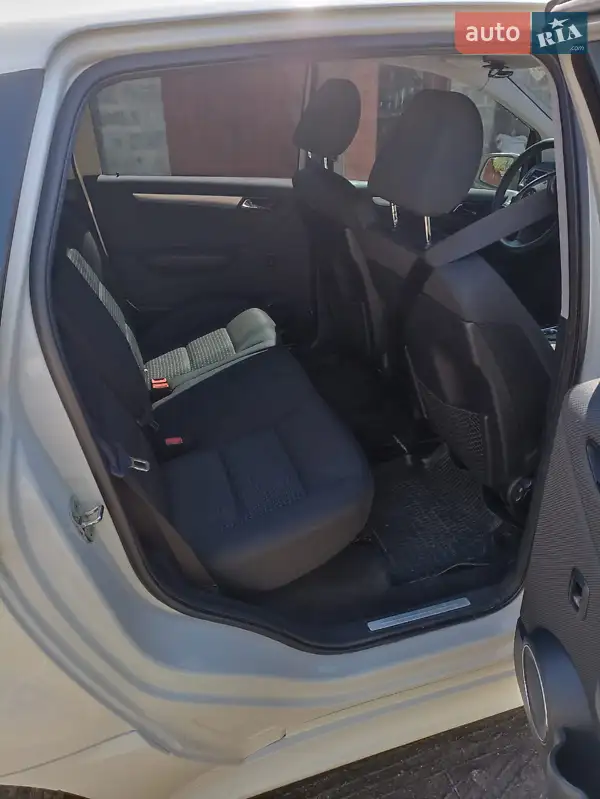2010 mercedes-benz b 180