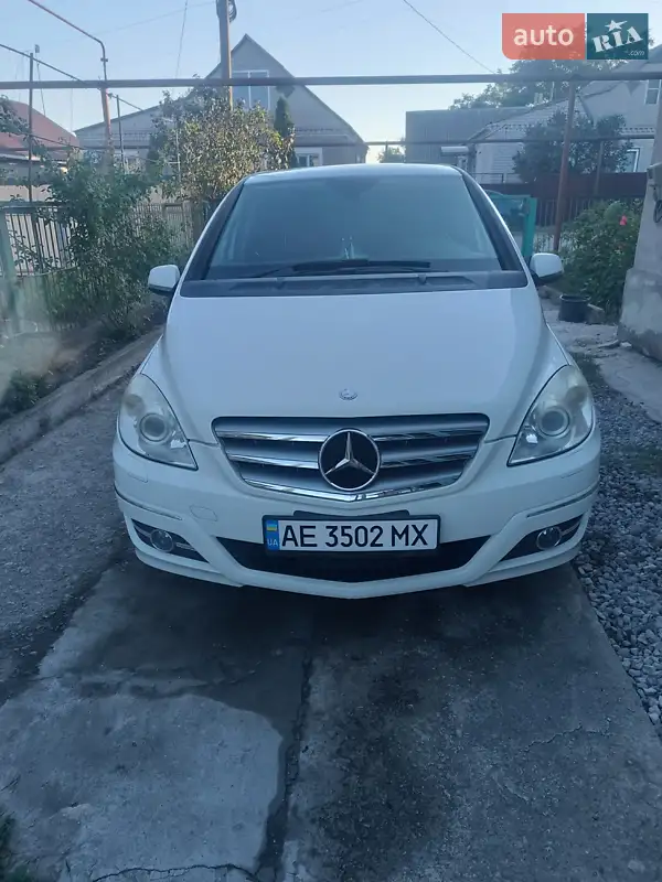 2011 mercedes-benz b 180