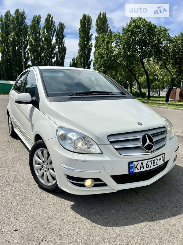 2011 mercedes-benz b 180