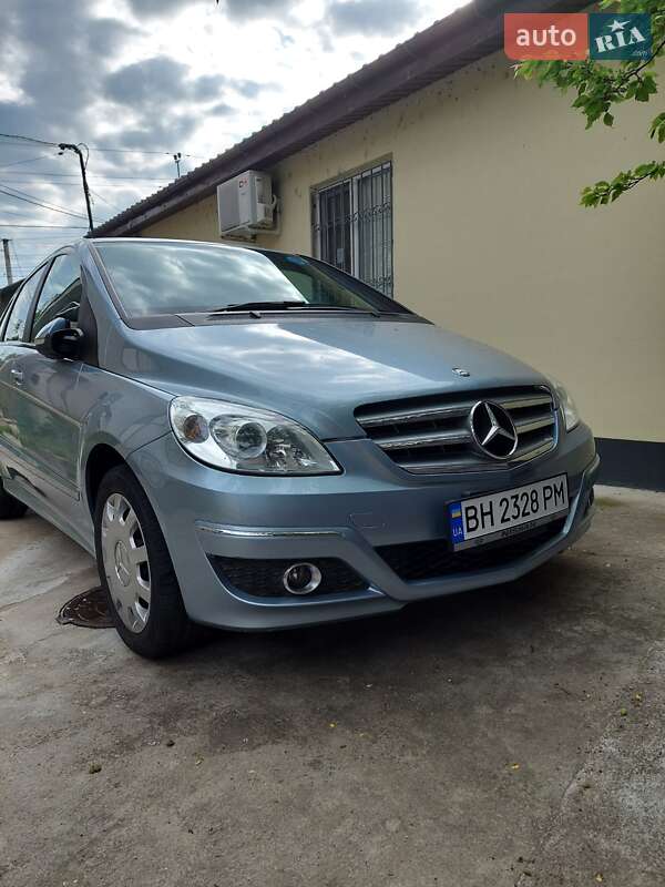 2011 mercedes-benz b 180