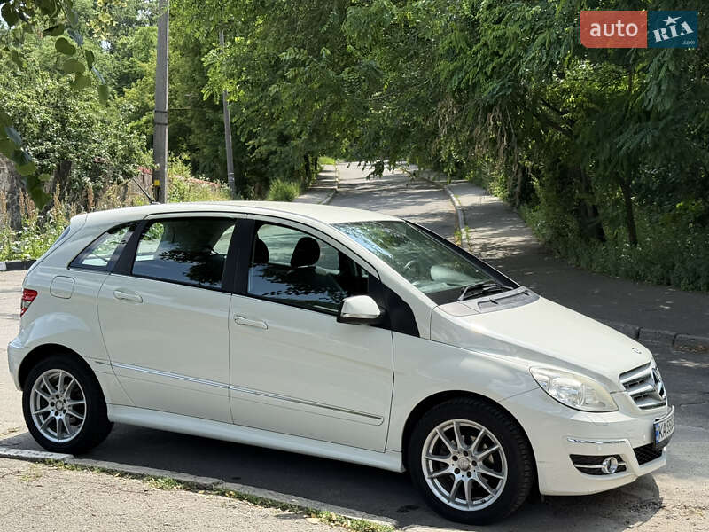 2011 mercedes-benz b 180