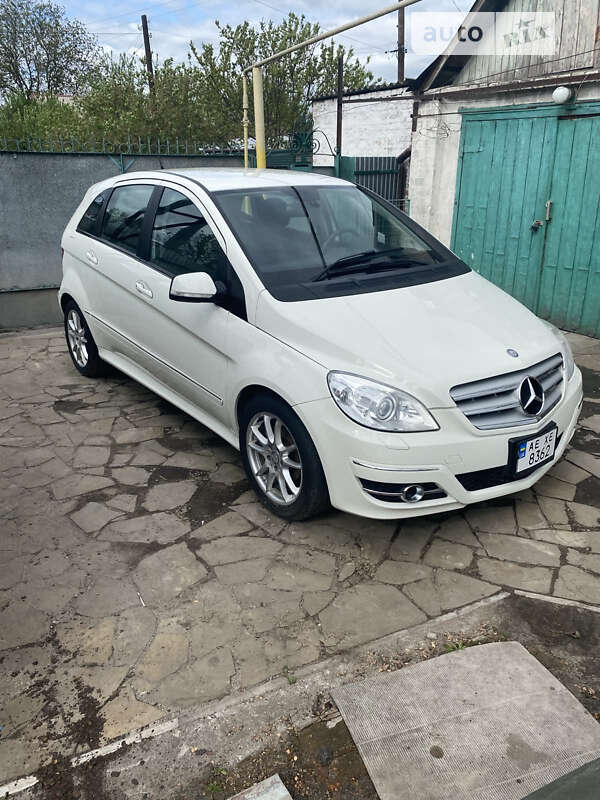 2011 mercedes-benz b 180