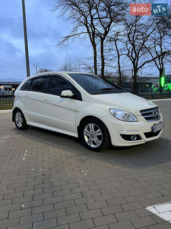 2011 mercedes-benz b-180