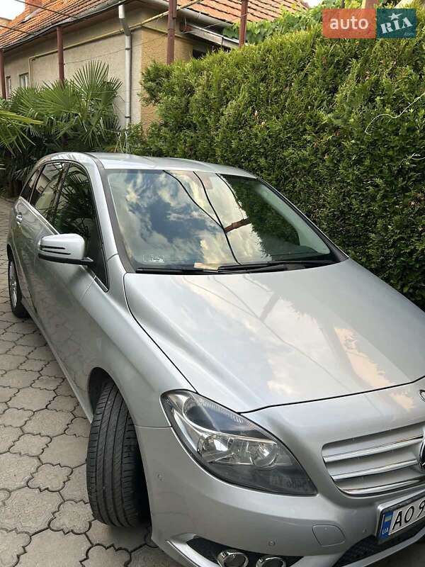 2014 mercedes-benz b 180