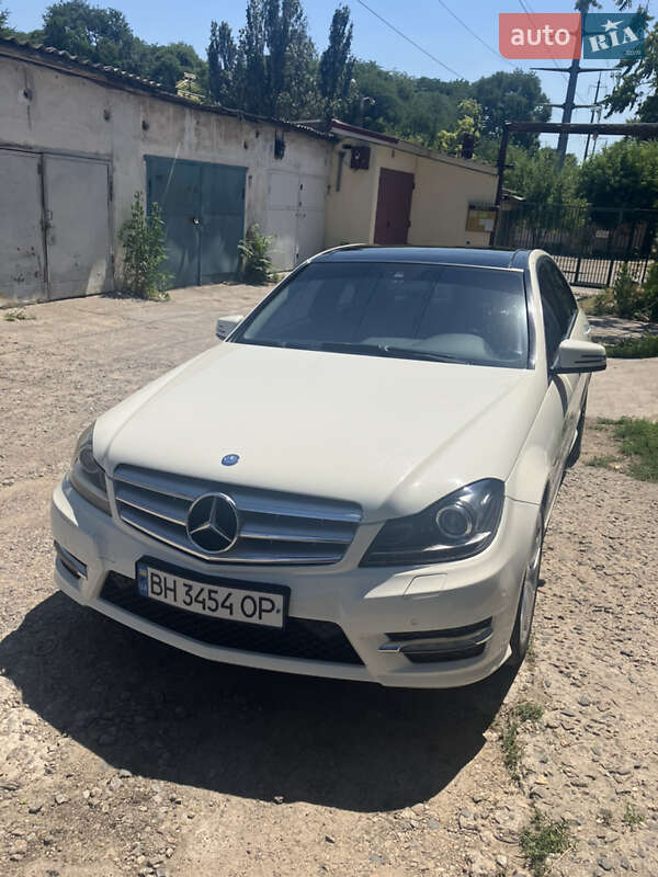 2012 mercedes-benz c-220