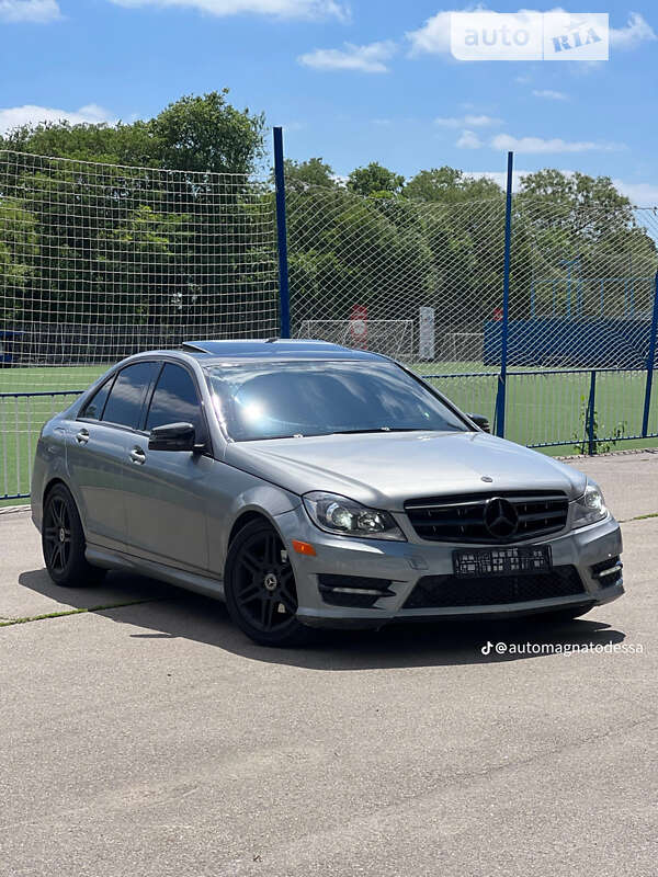 2011 mercedes-benz c 300