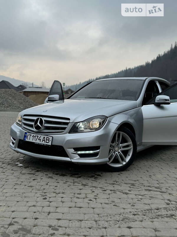 2011 mercedes-benz c 300