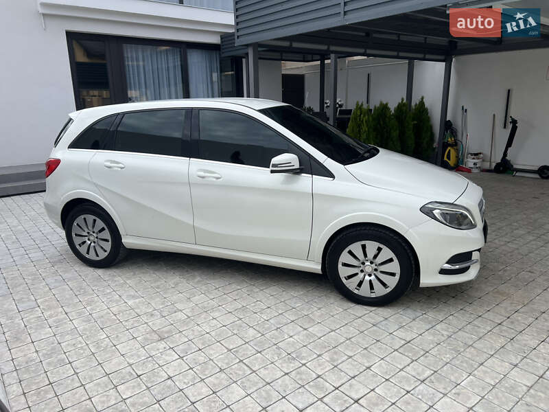 2014 mercedes-benz b-250e